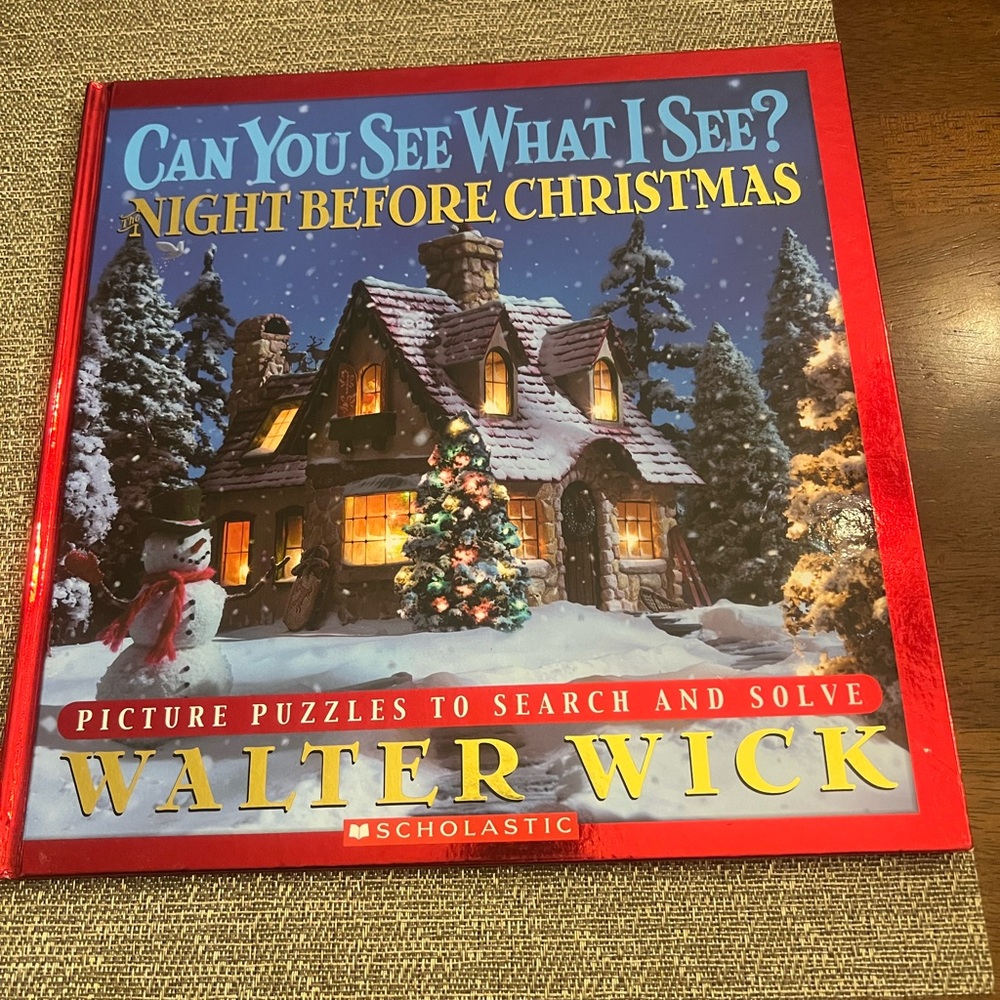 Christmas puzzle search book‎